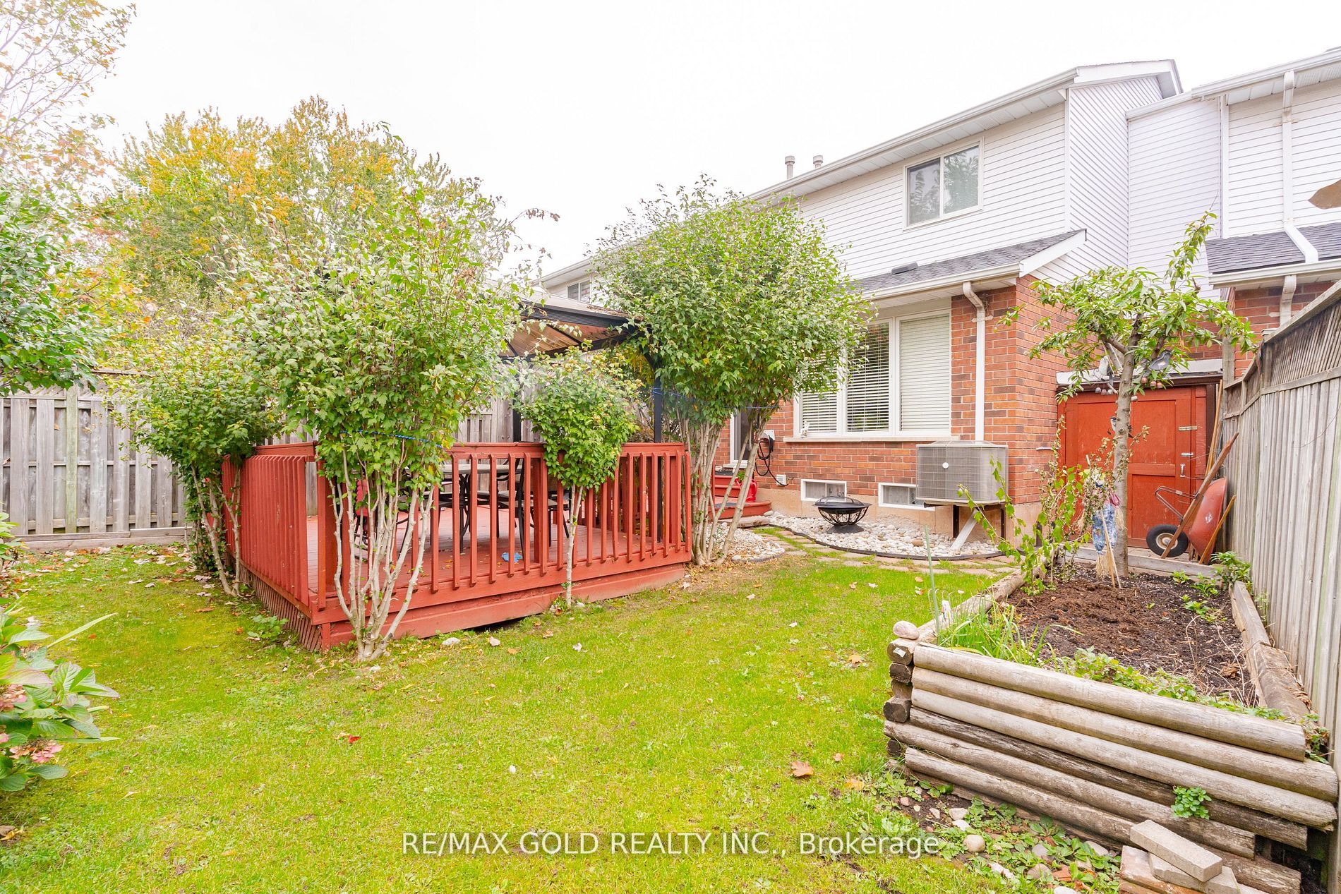 9 Tomahawk Dr