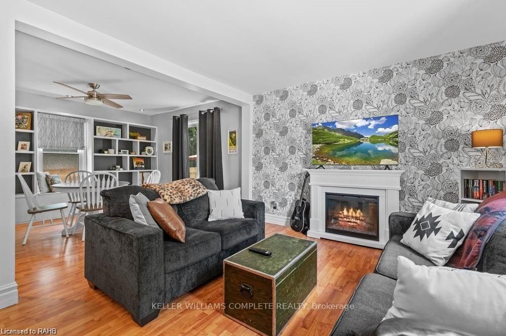 84 Lowell Ave