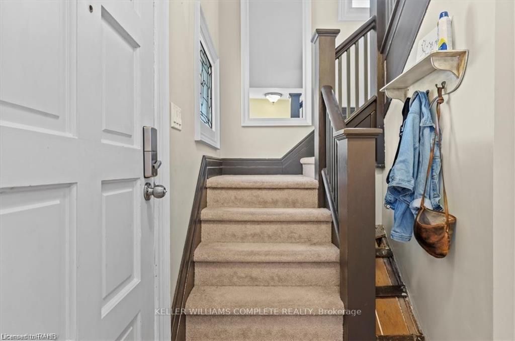 84 Lowell Ave