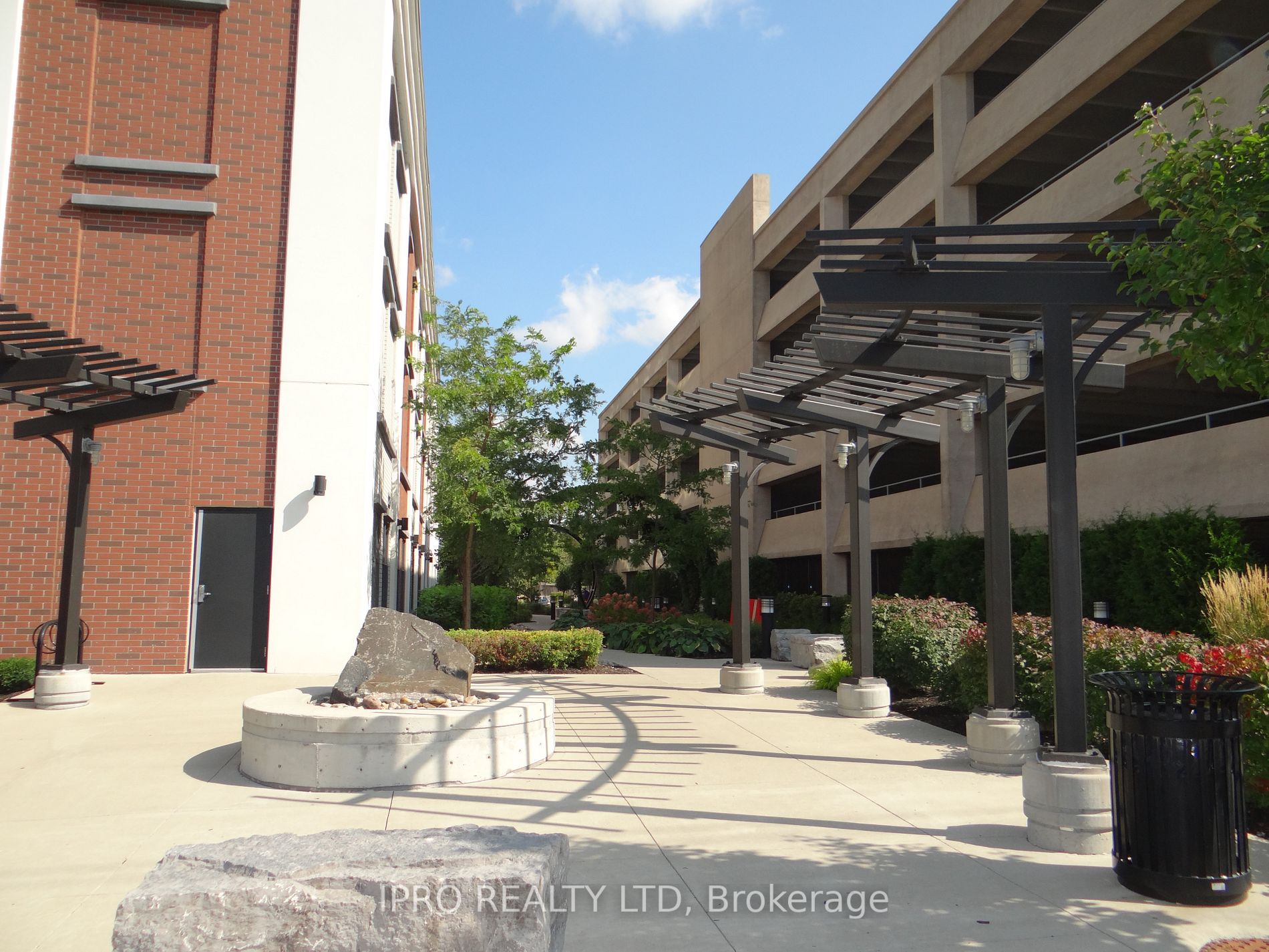 155 Caroline St S, #608
