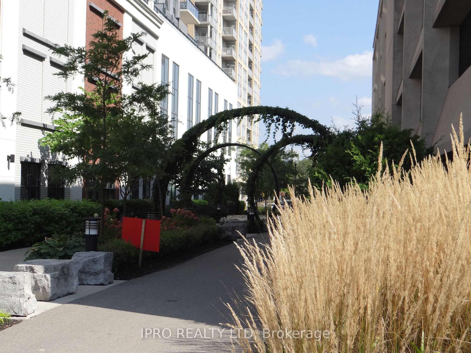 155 Caroline St S, #608