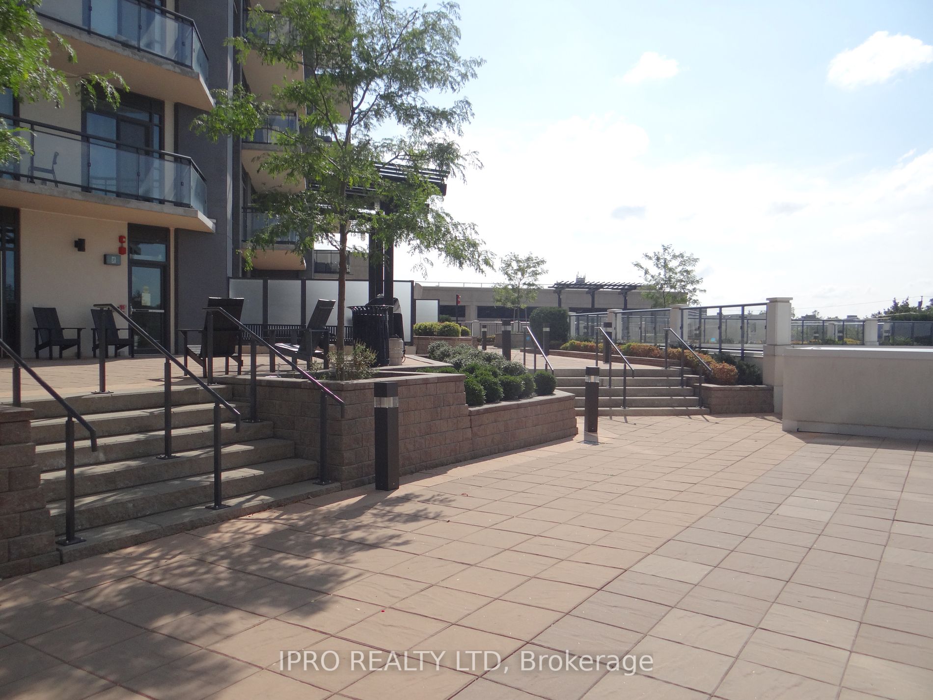 155 Caroline Street S, #608