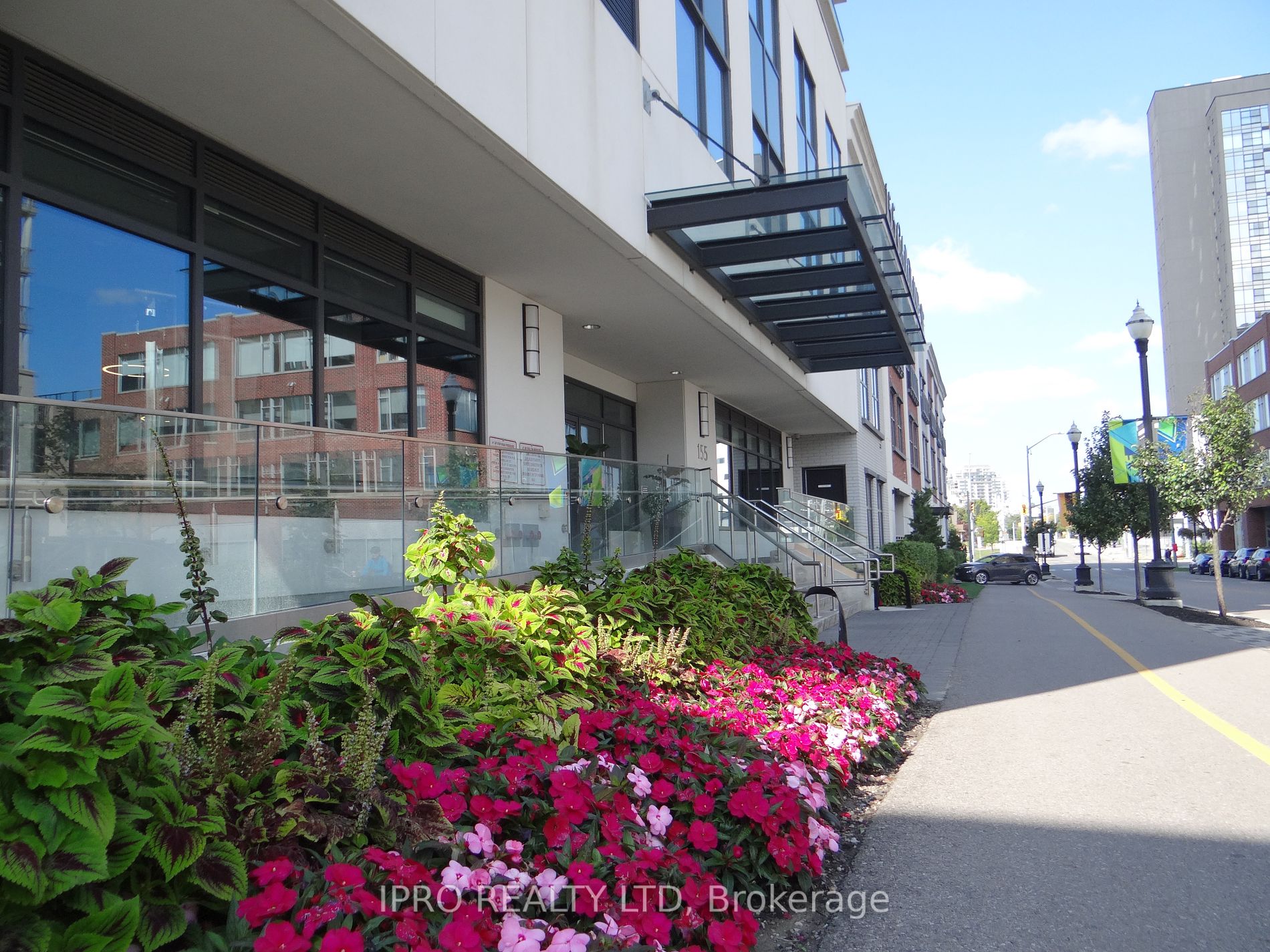 155 Caroline Street S, #608