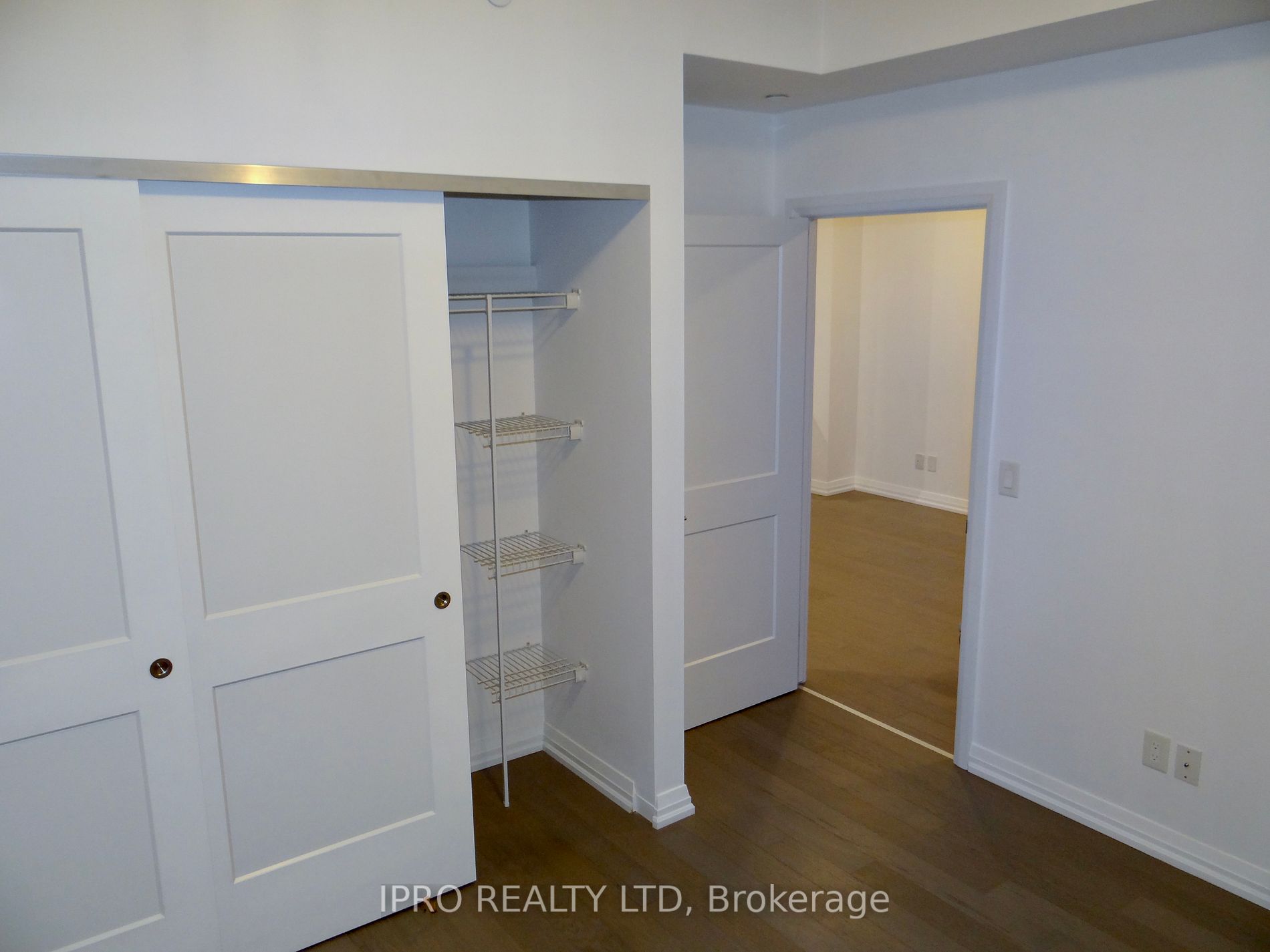 155 Caroline St S, #608