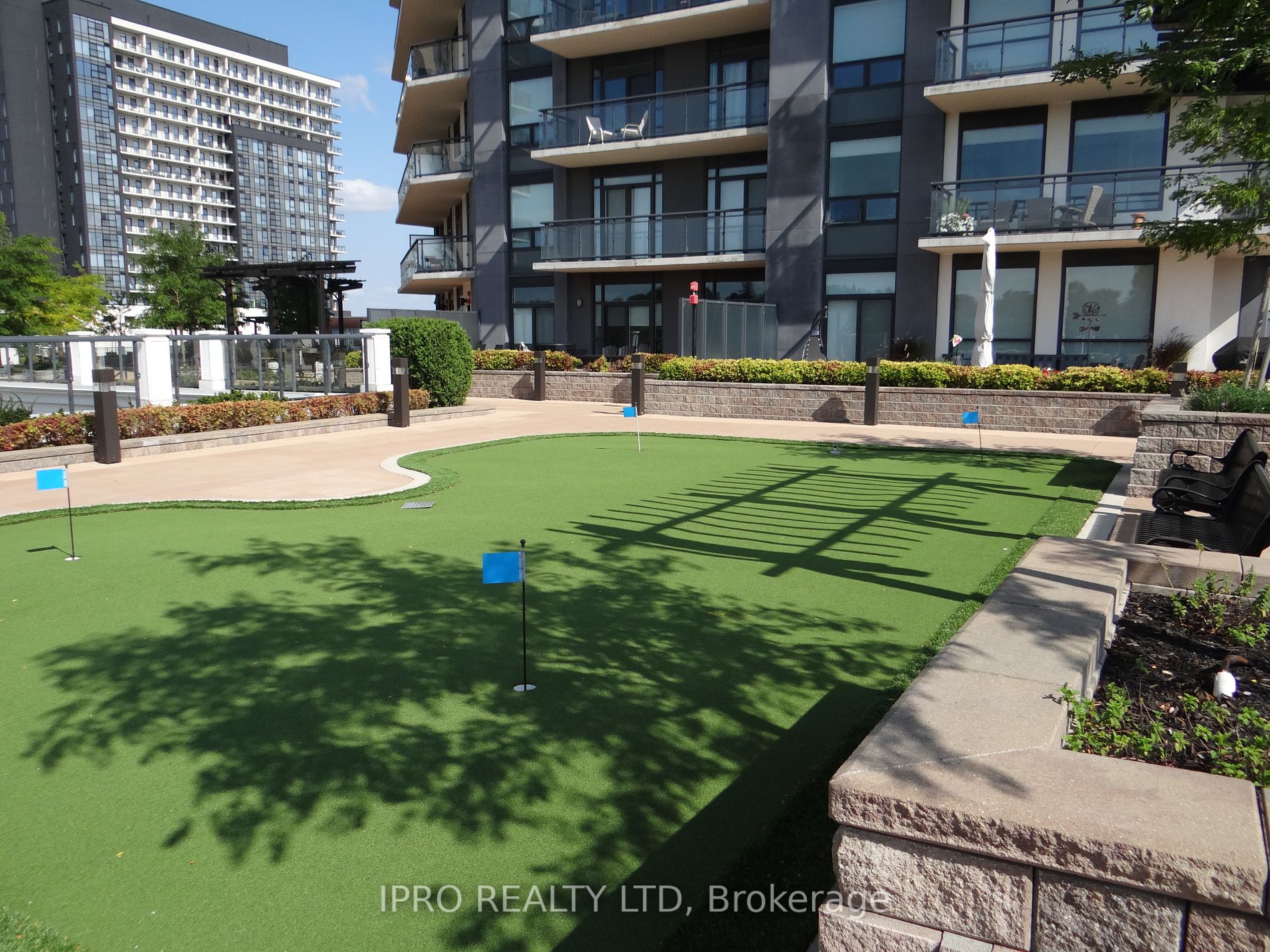 155 Caroline Street S, #608