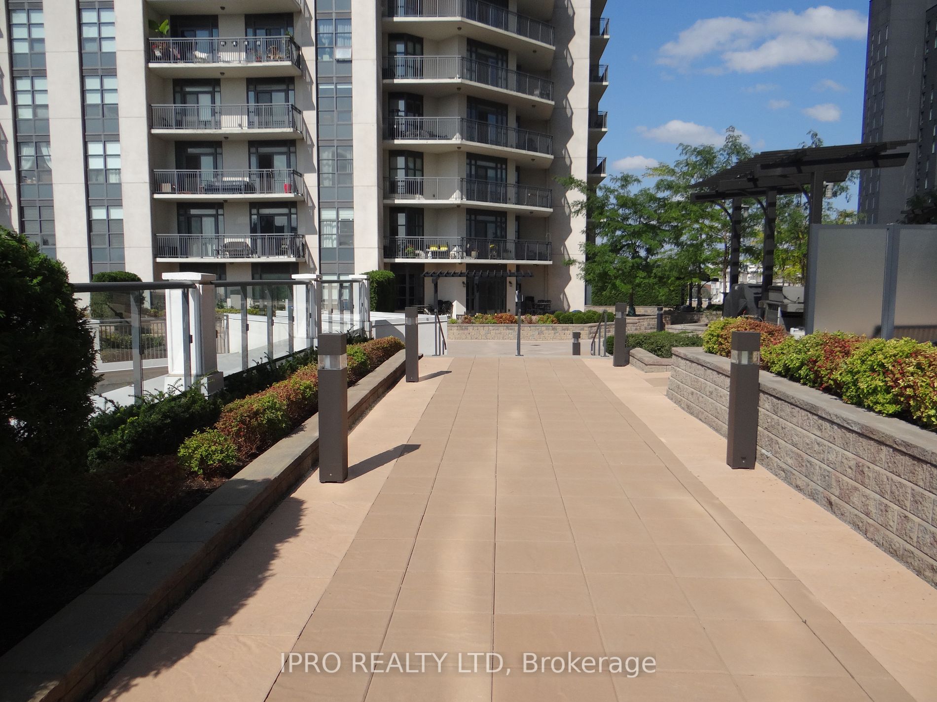 155 Caroline St S, #608