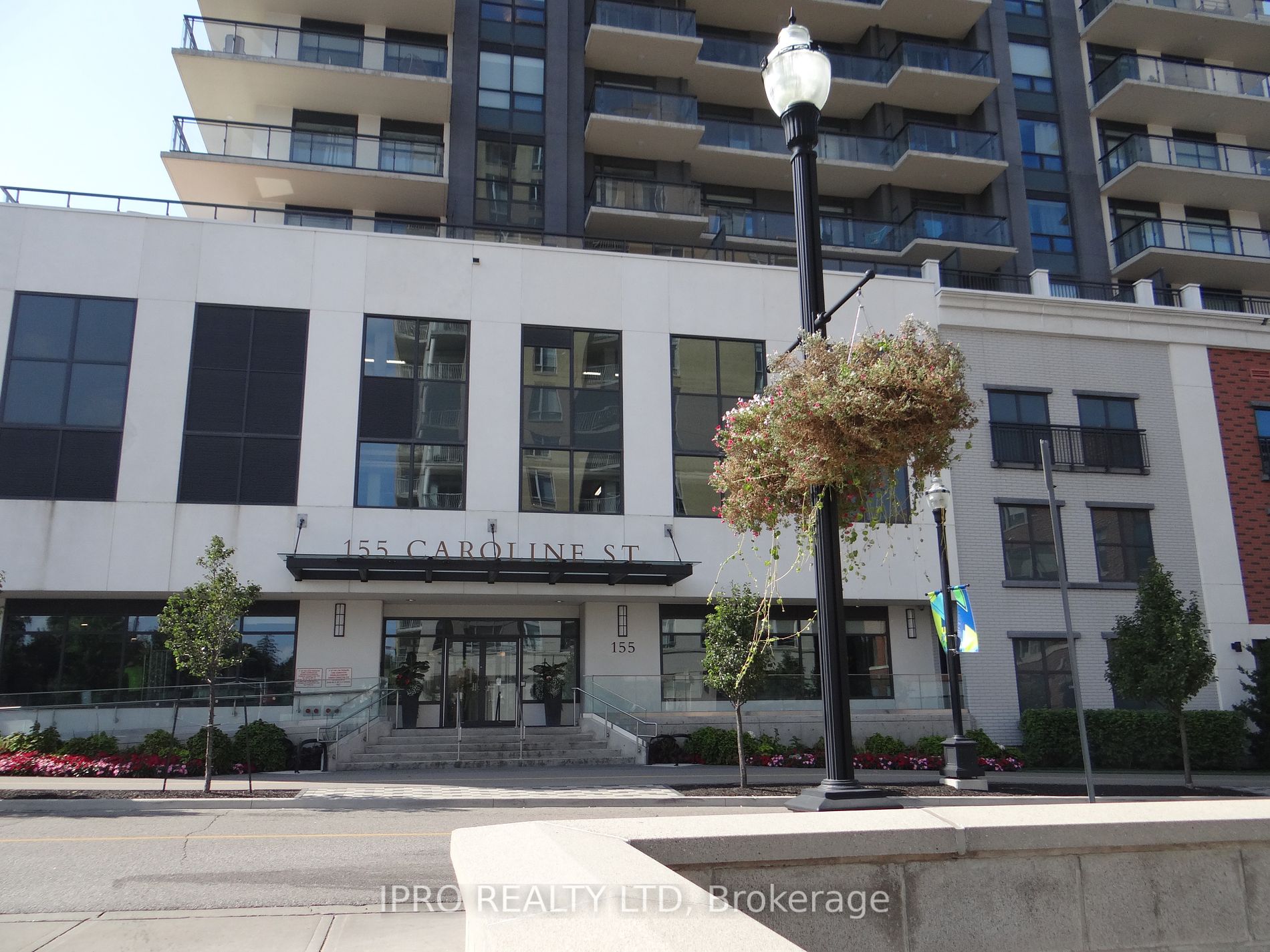 155 Caroline Street S, #608