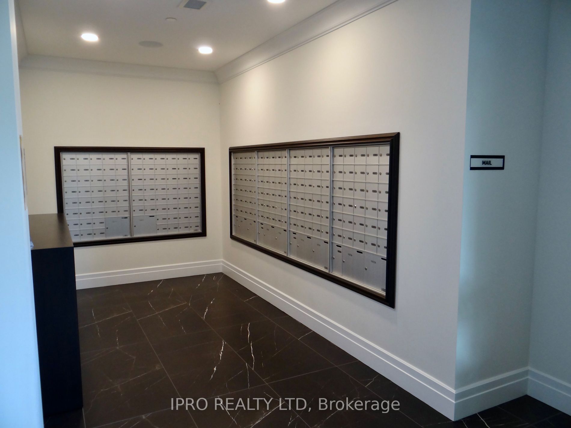 155 Caroline St S, #608