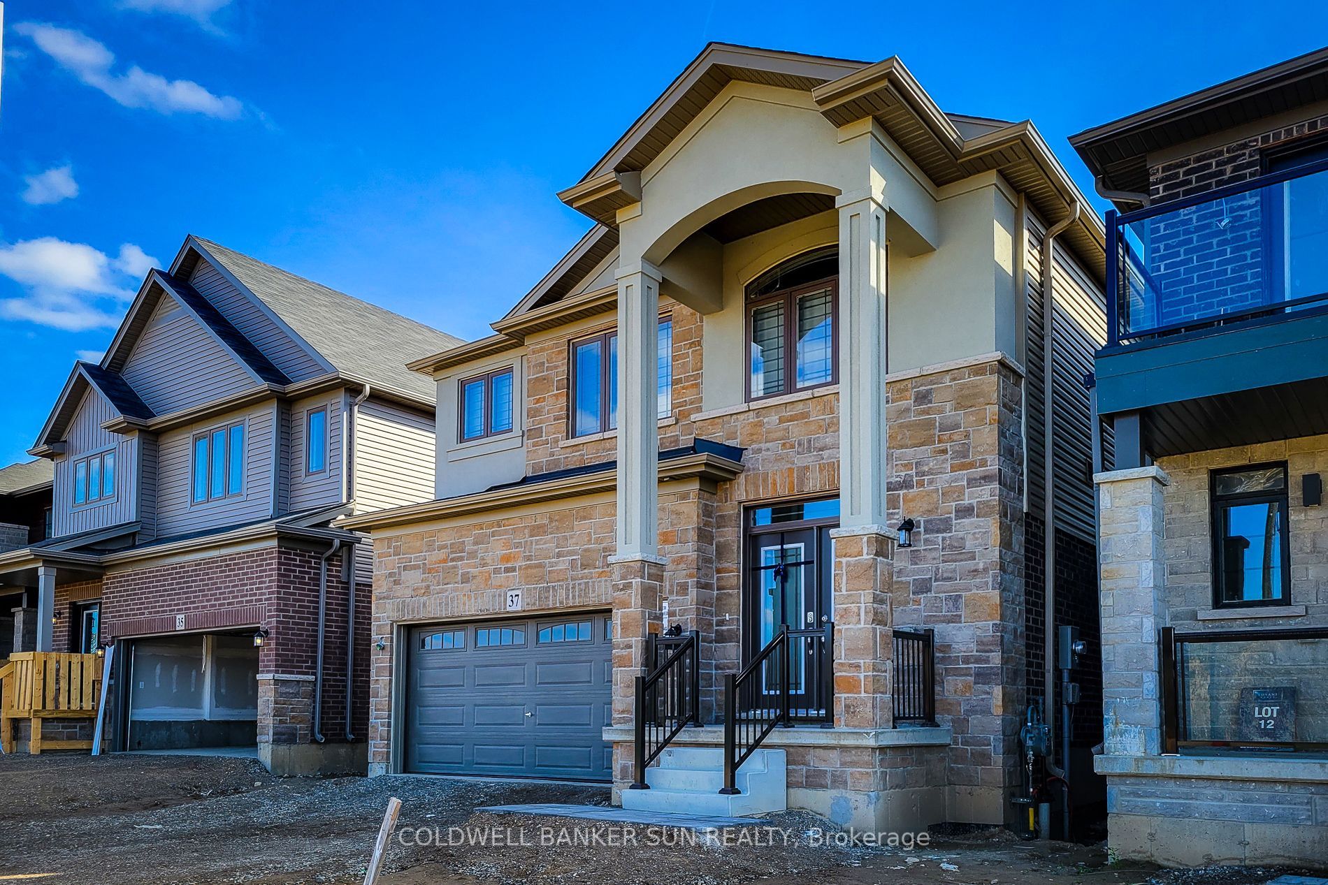 37 Mair Ave