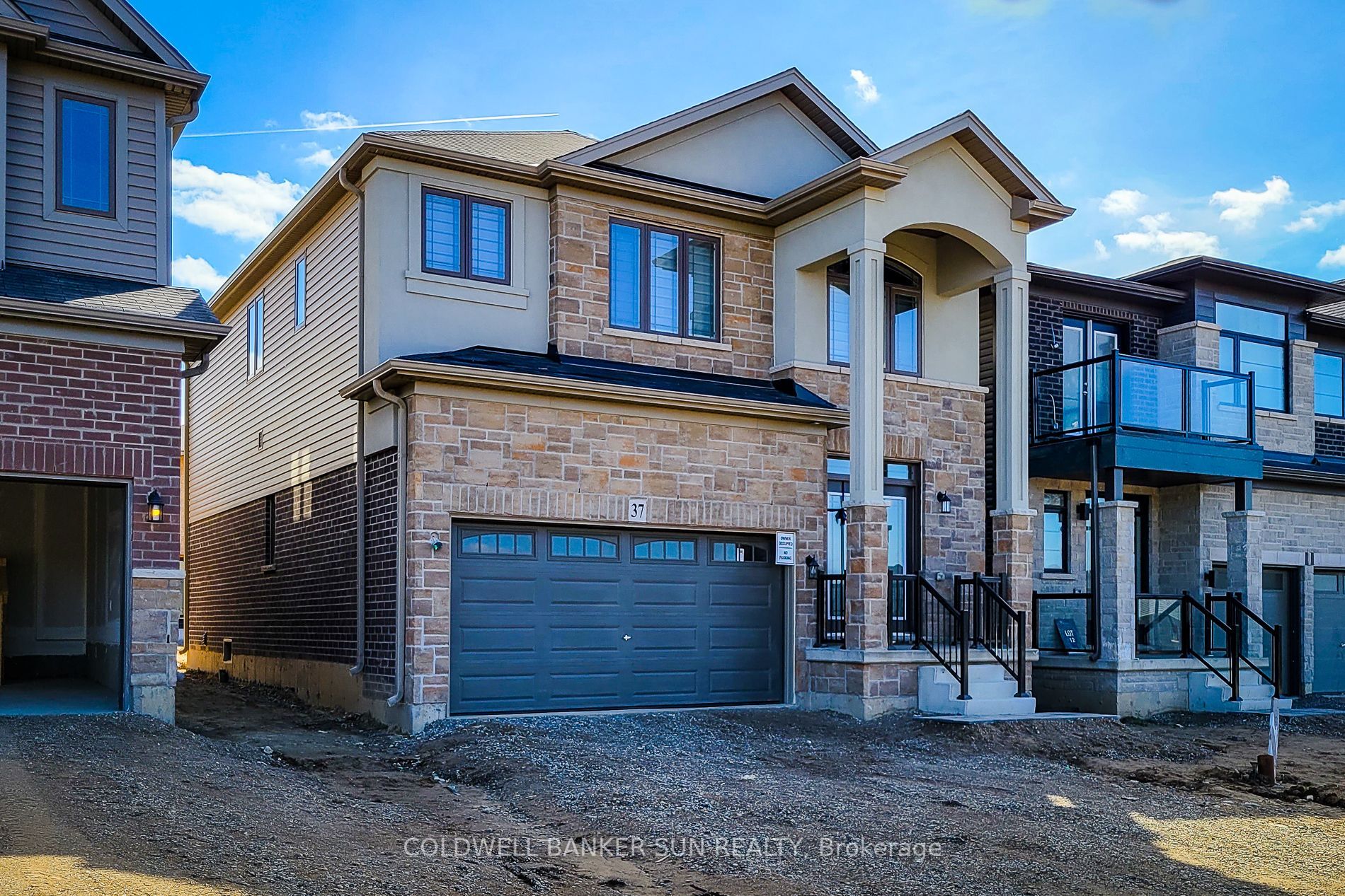 37 Mair Ave