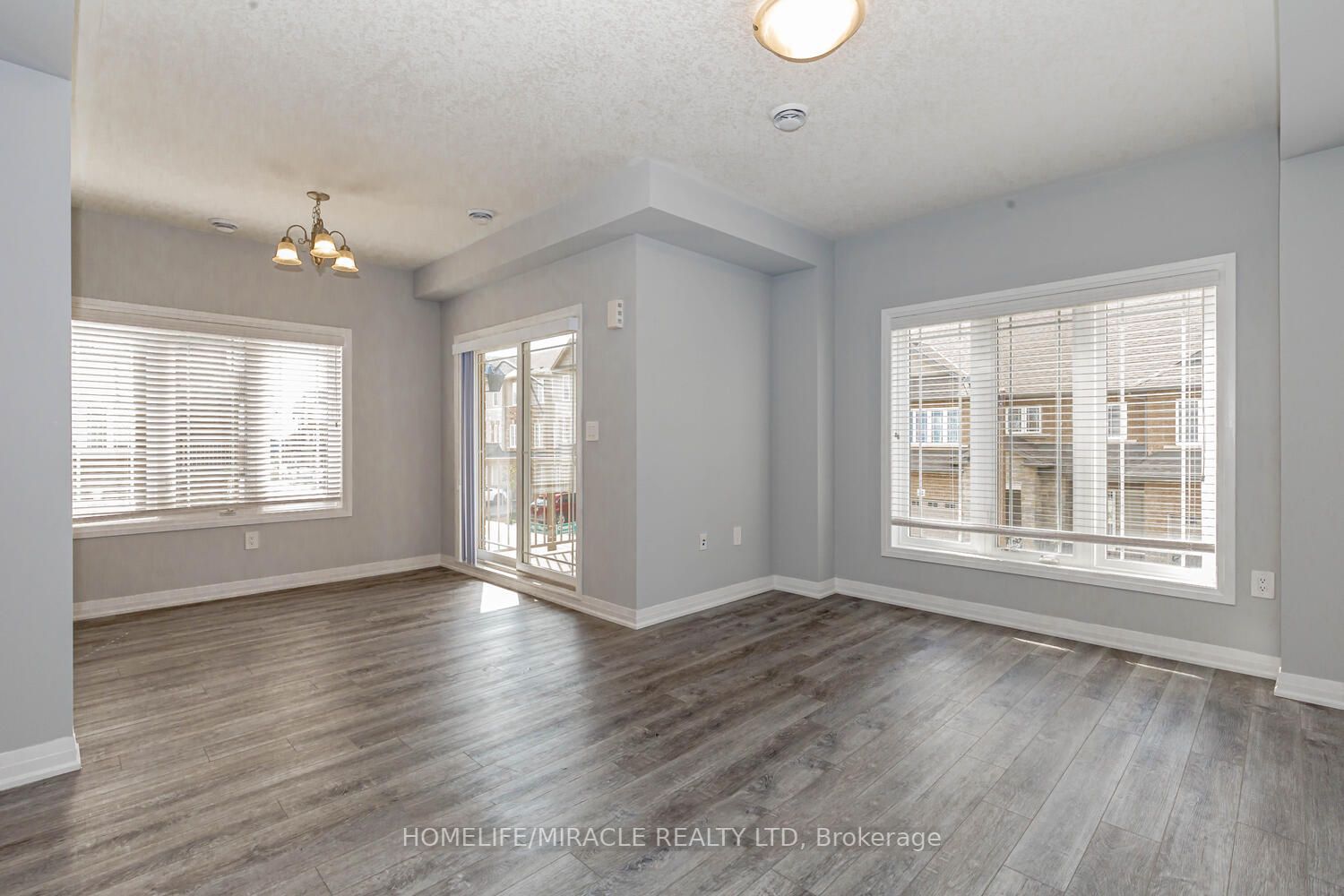 19 Laguna Village Cres