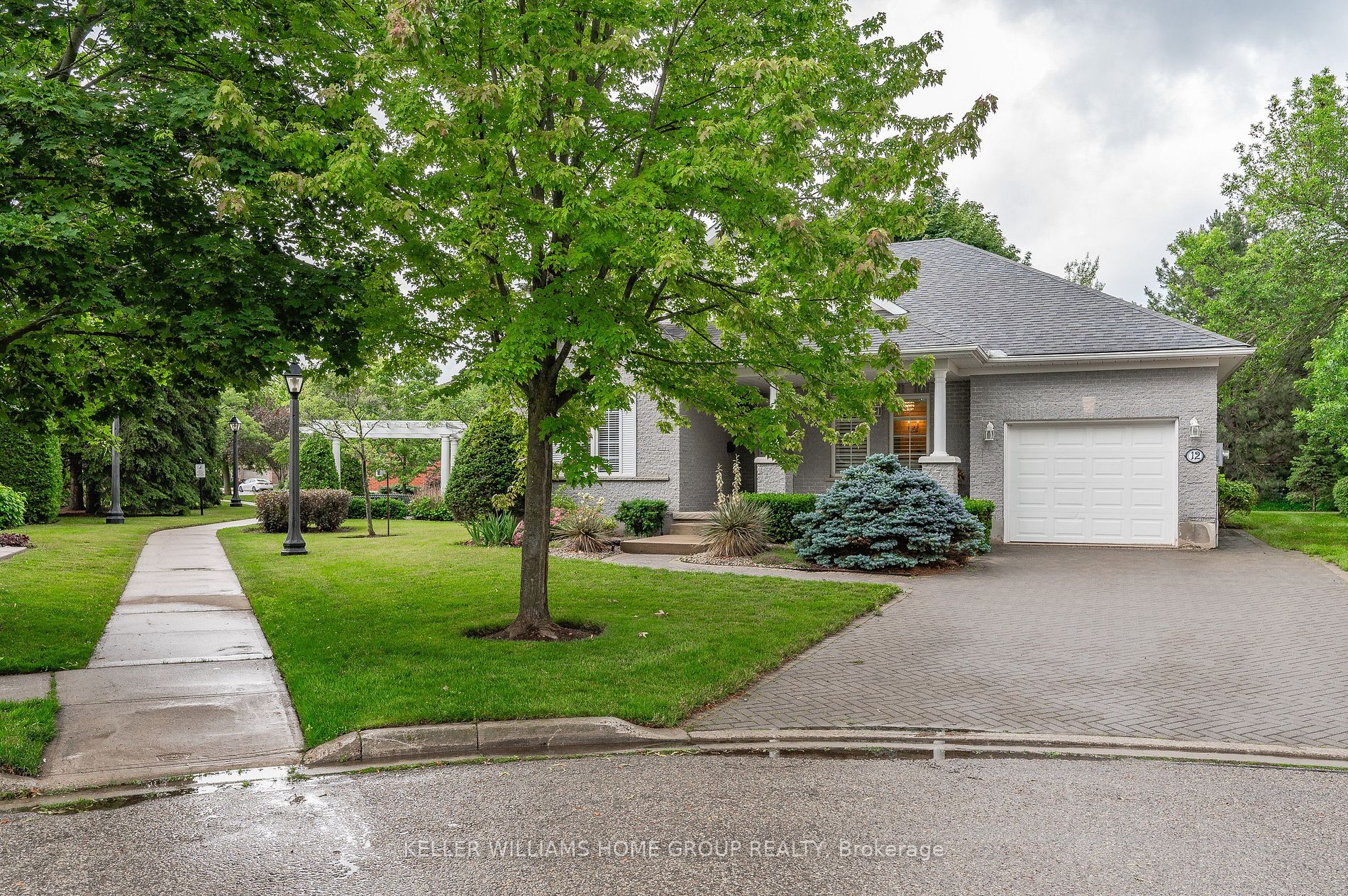 12 Sprucehaven Crt
