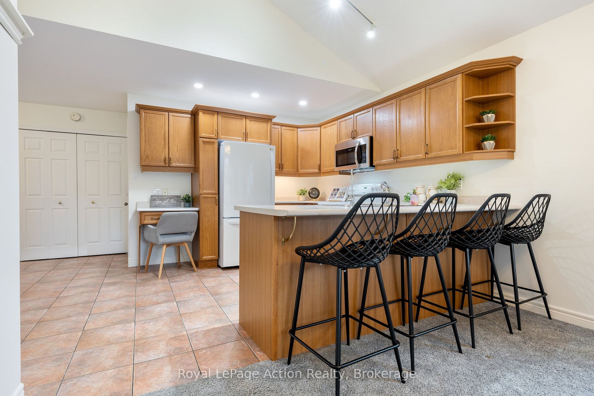 422 Powerline Rd, #3