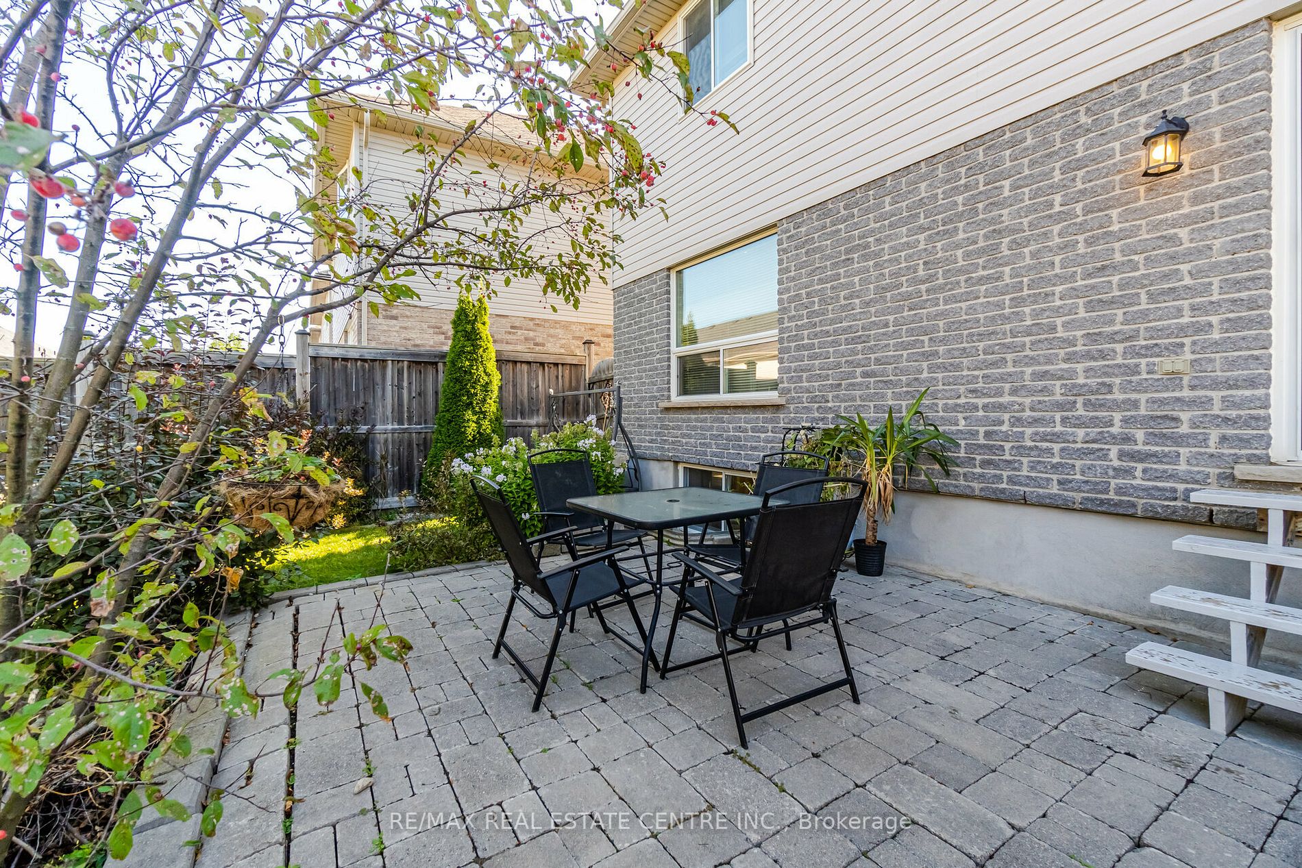 76 Bard Blvd