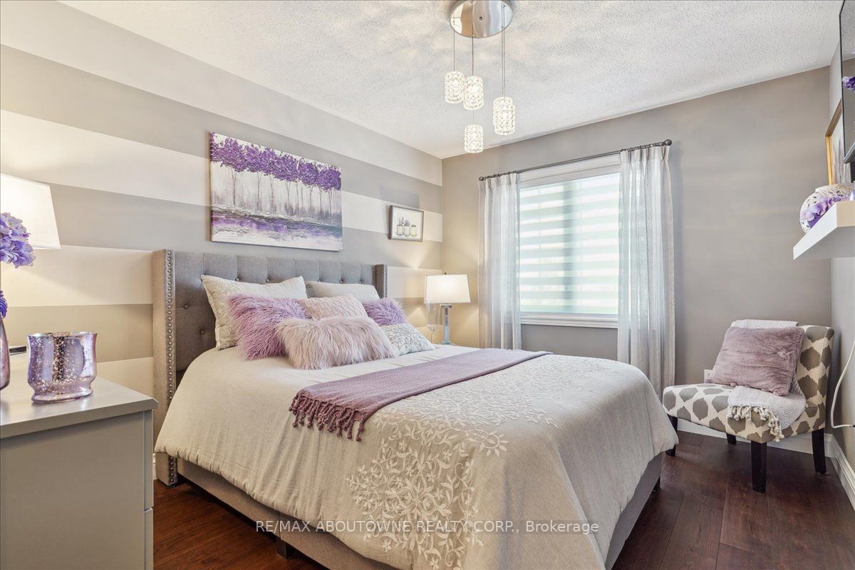 8 Mcknight Ave