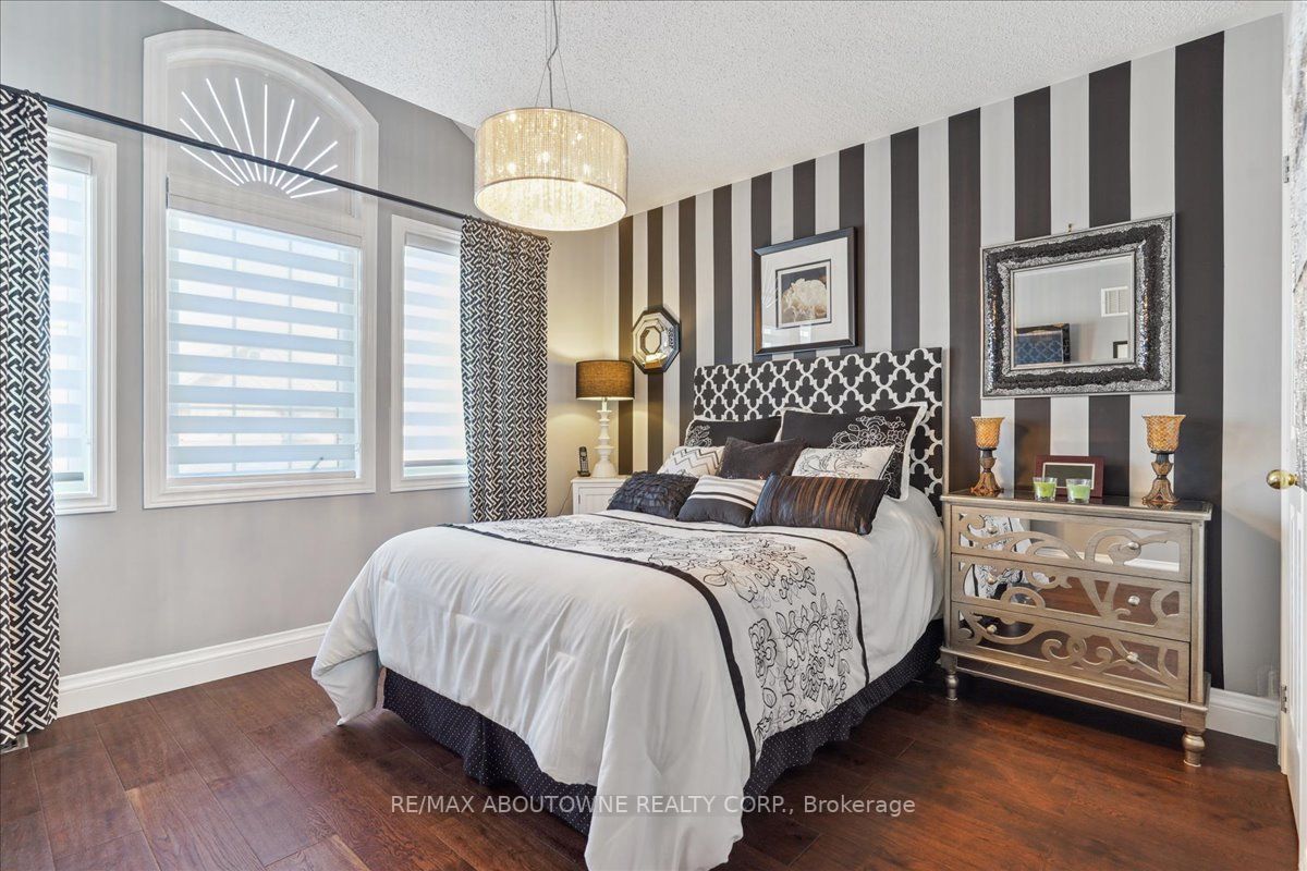 8 Mcknight Ave