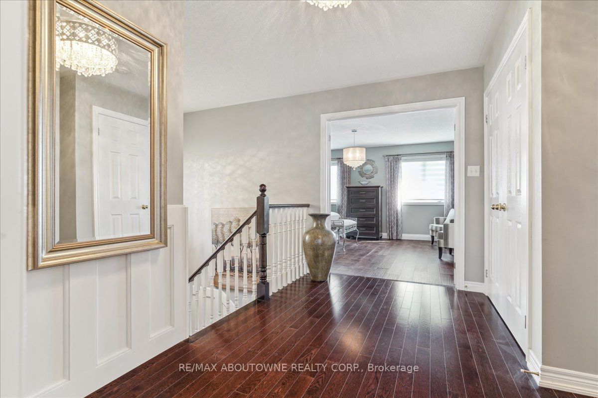 8 Mcknight Ave