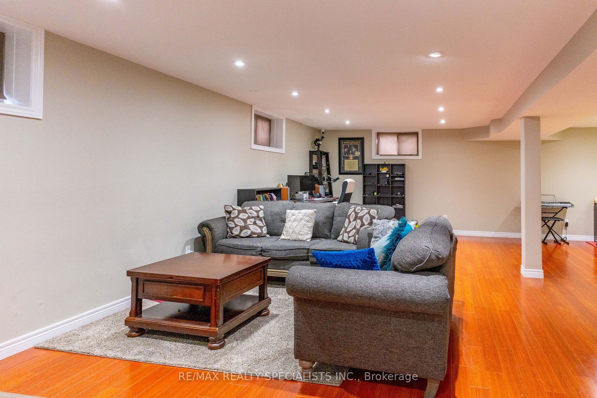 353 Nelson St