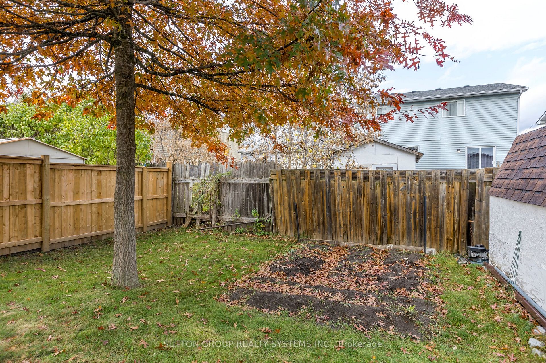 581 Barnes Cres