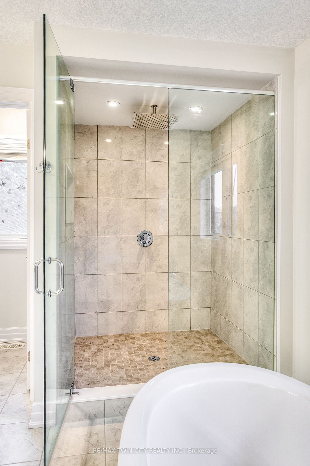 537 Bridgemill Cres