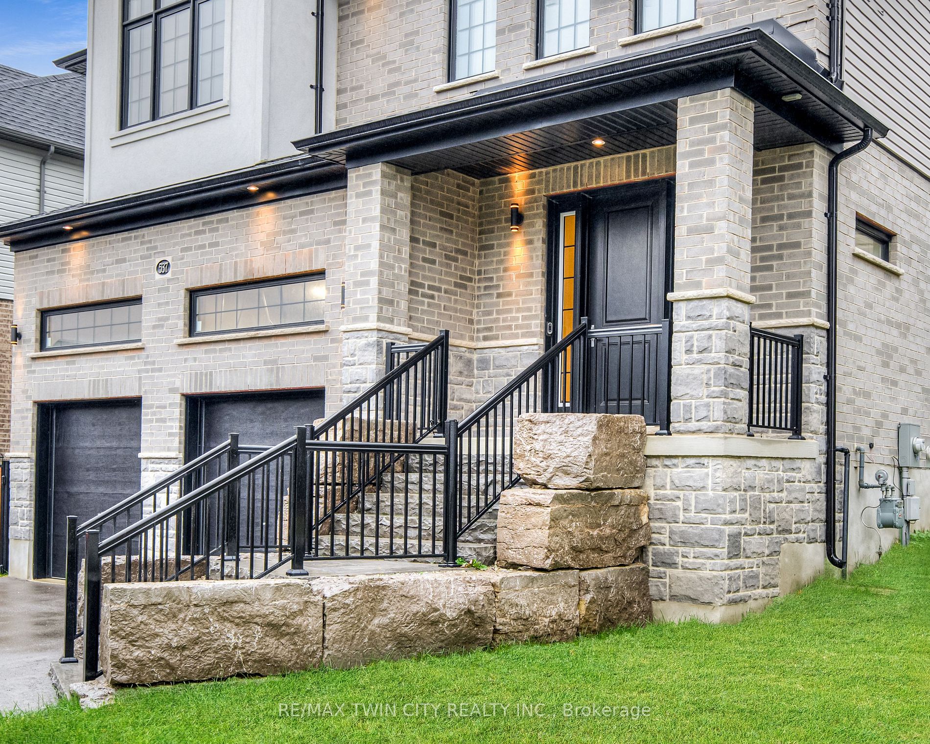 537 Bridgemill Cres