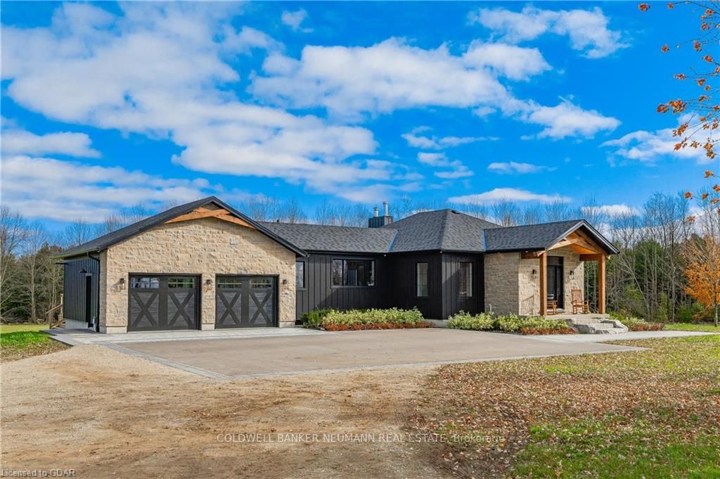 6085 6th Line, #6085