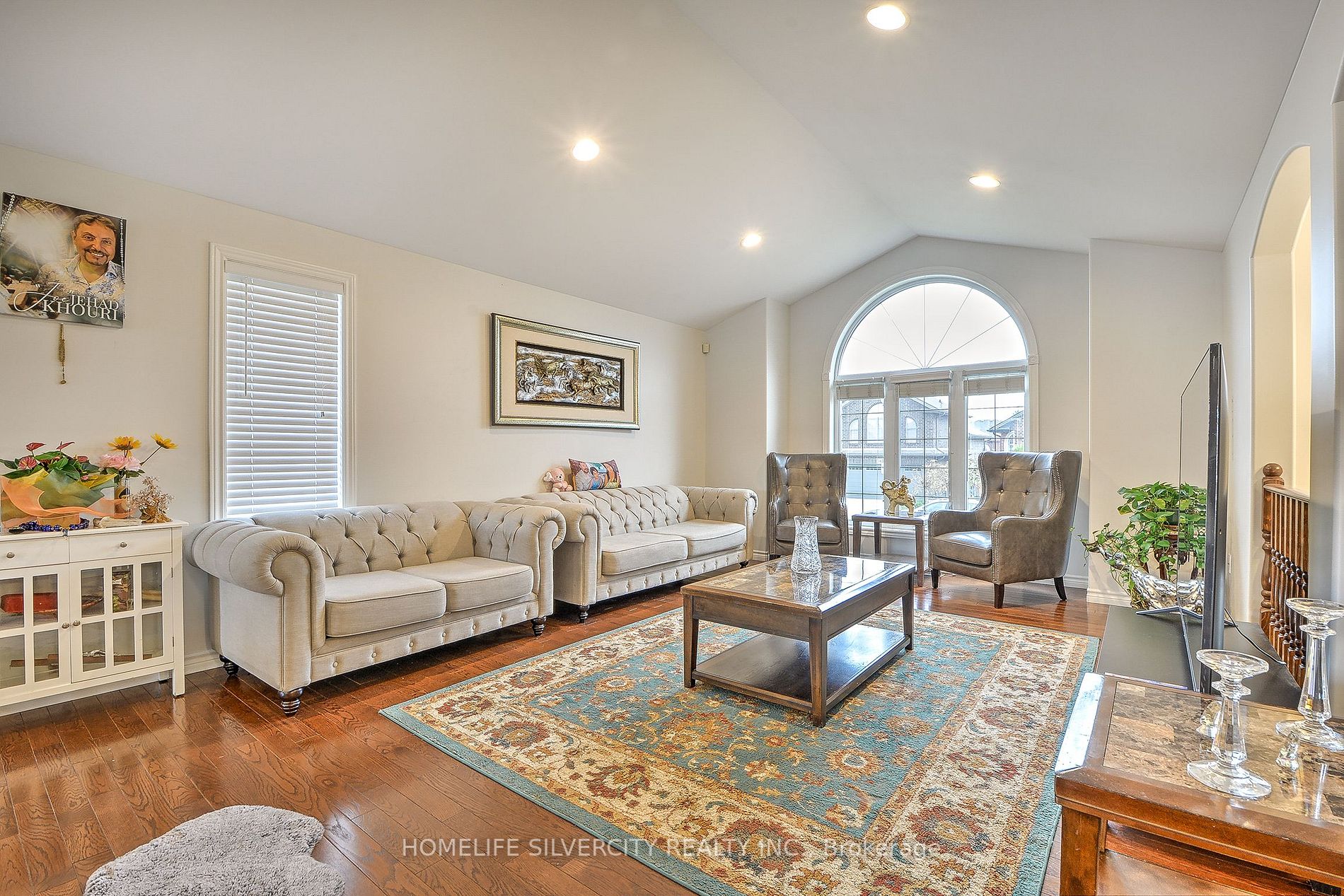 3133 Leisure Cres