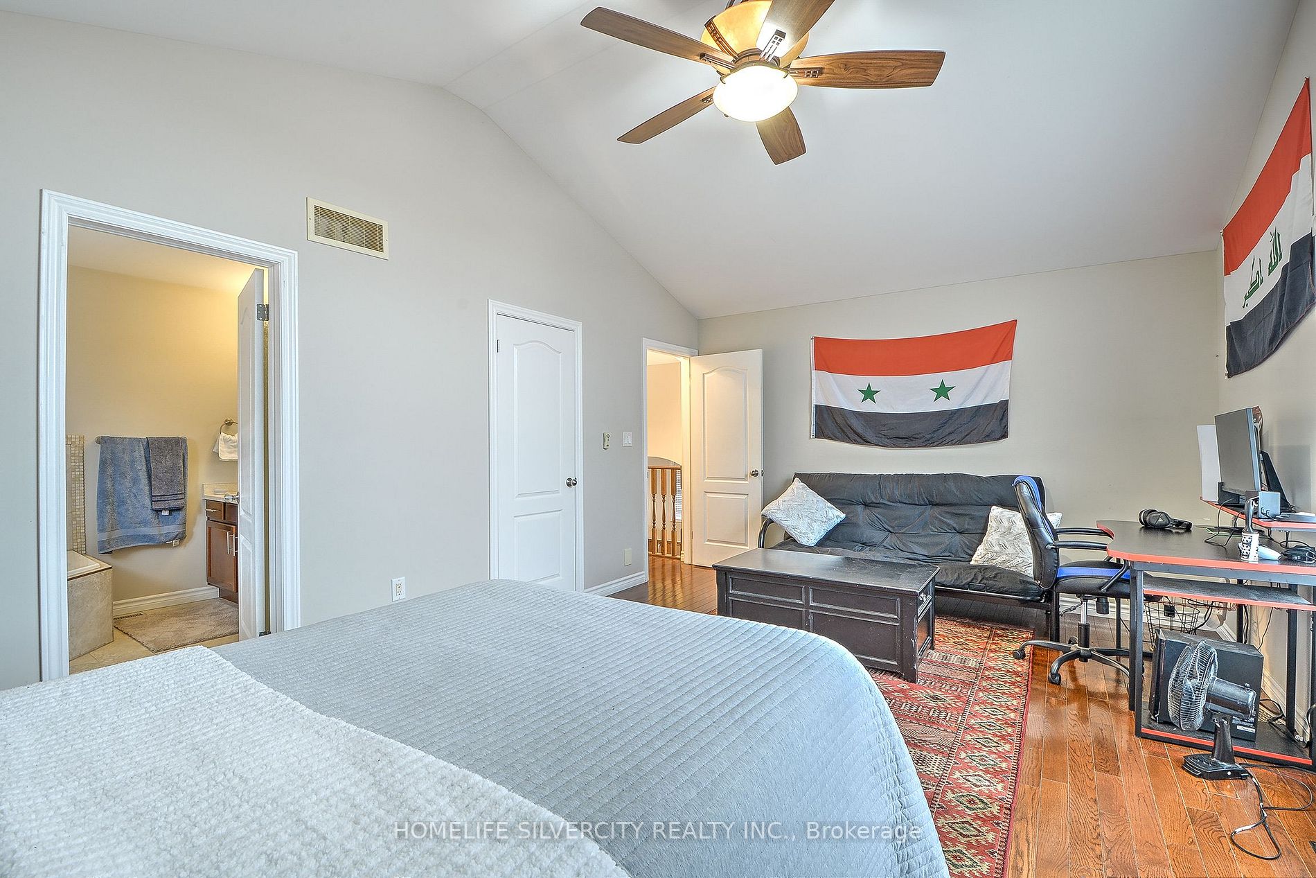 3133 Leisure Cres
