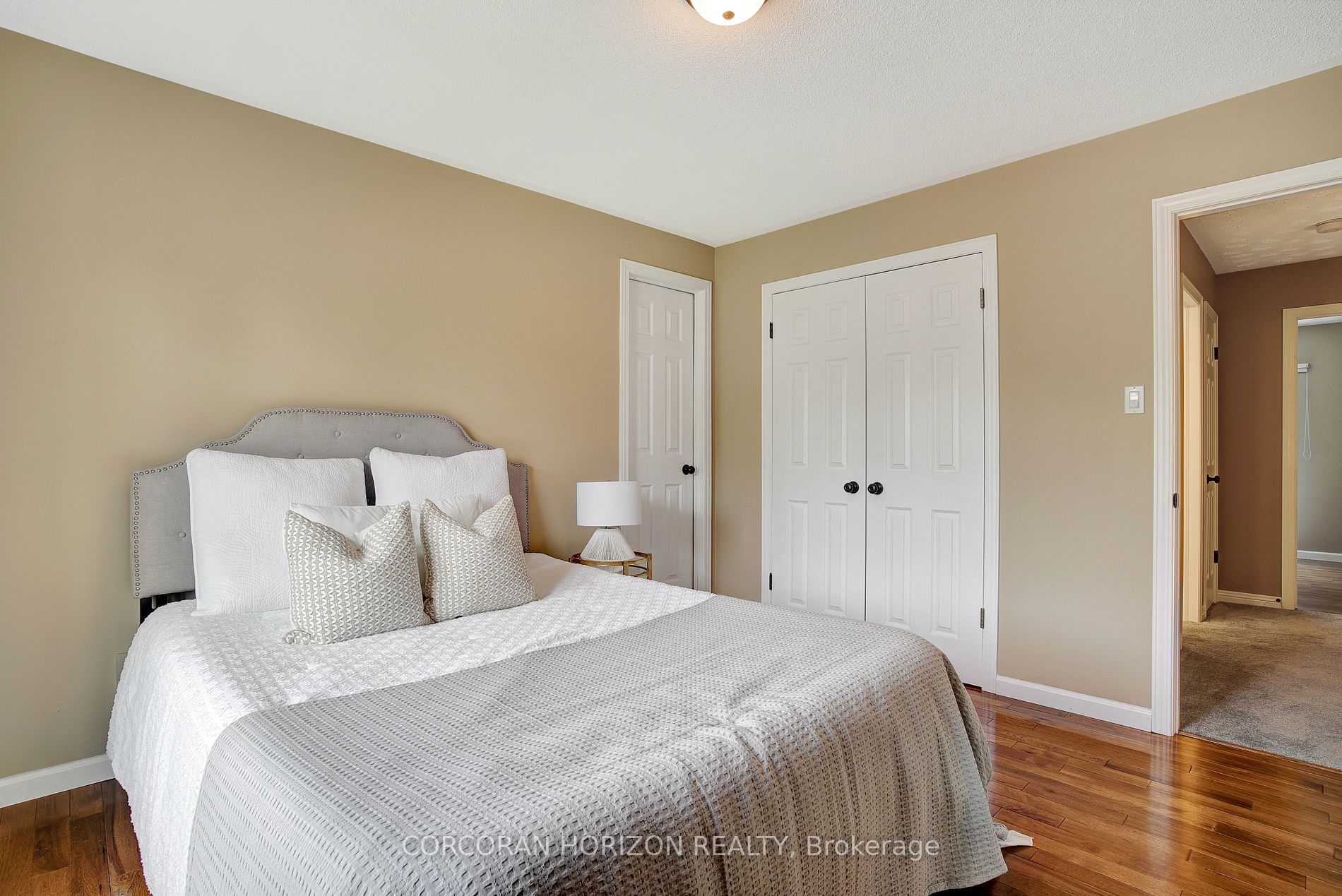 387 Strawberry Cres