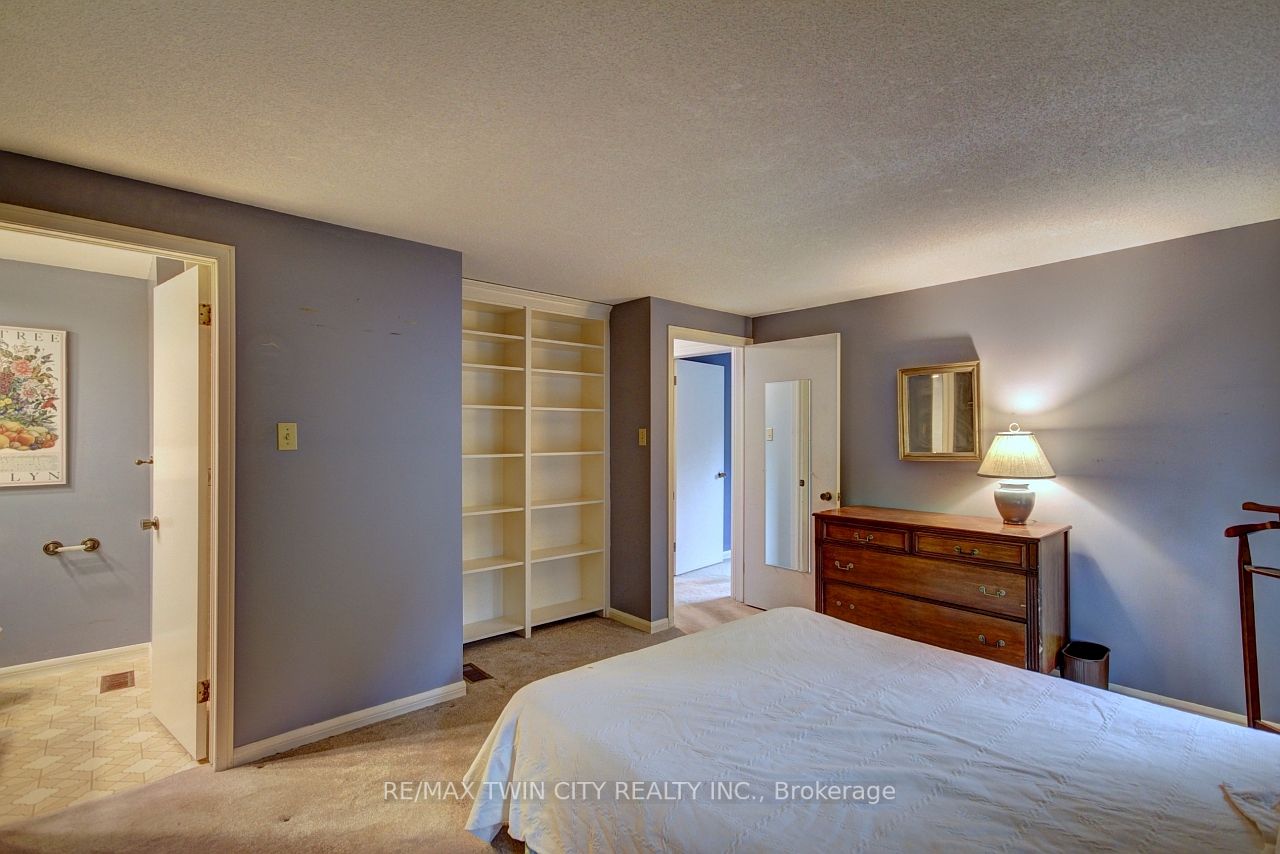 127 Briarcliffe Cres