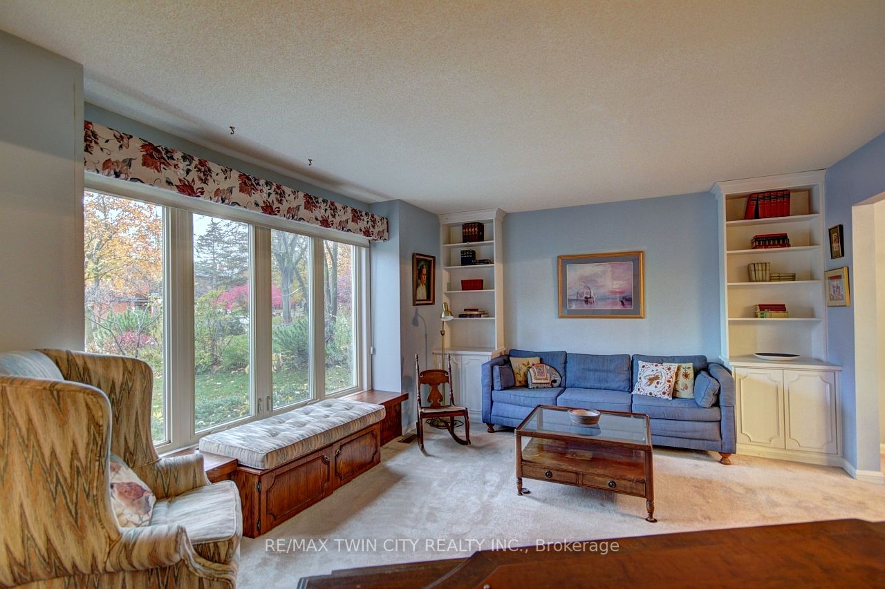 127 Briarcliffe Cres