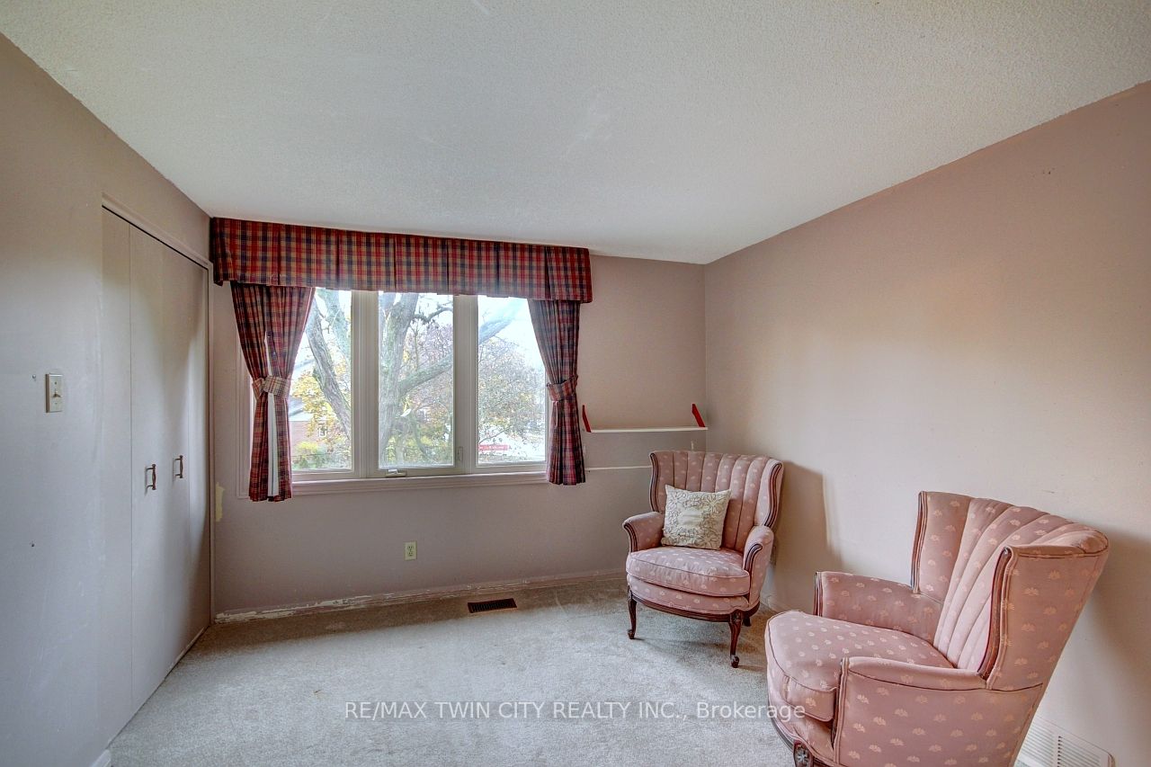 127 Briarcliffe Cres