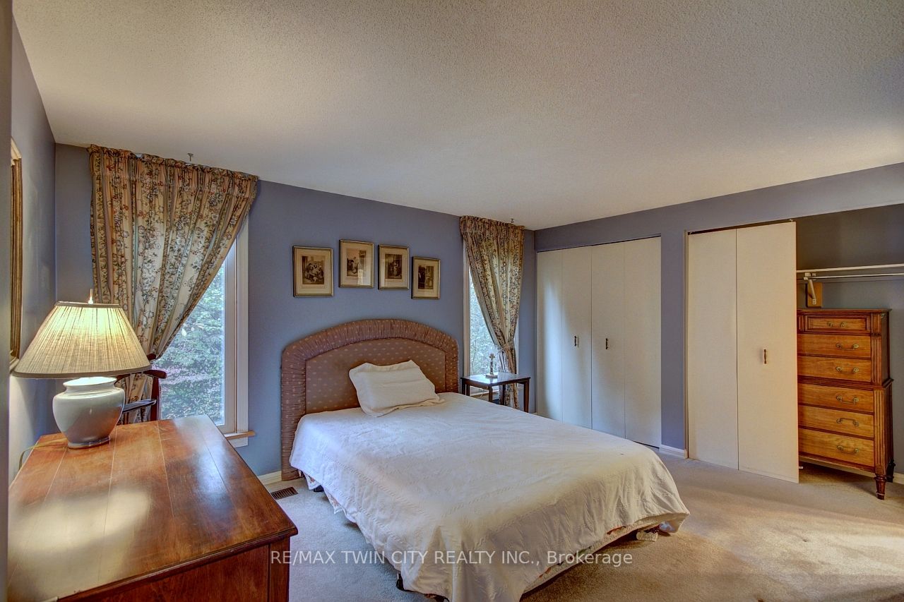 127 Briarcliffe Cres