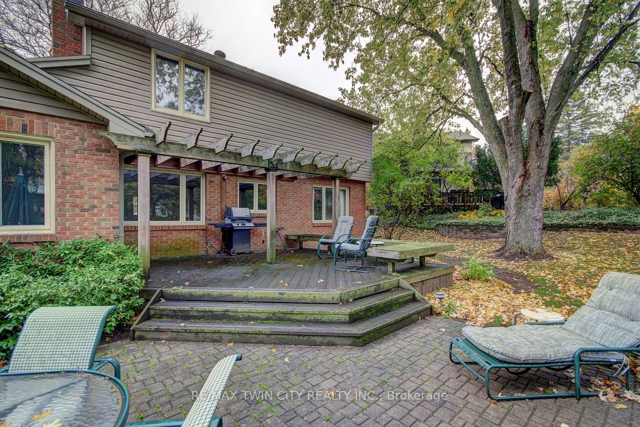 127 Briarcliffe Cres