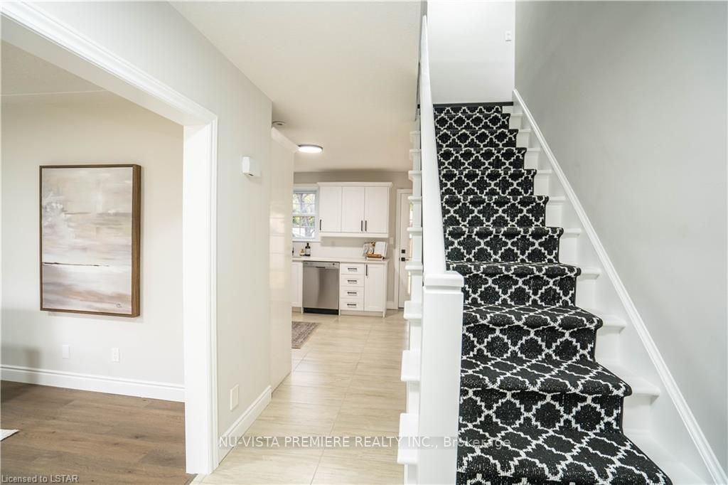 591 Middlewoods Dr