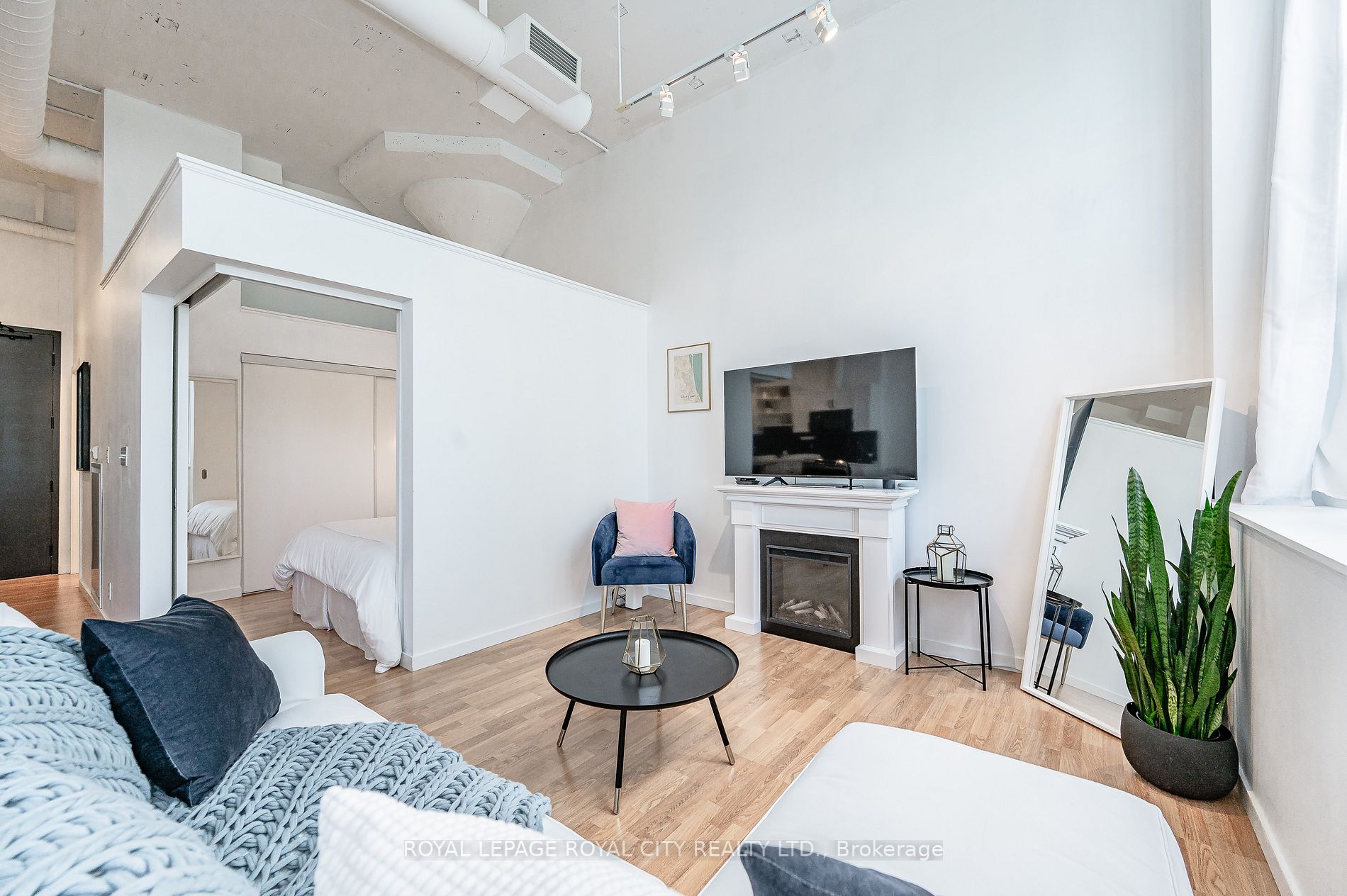 410 King St W, #514