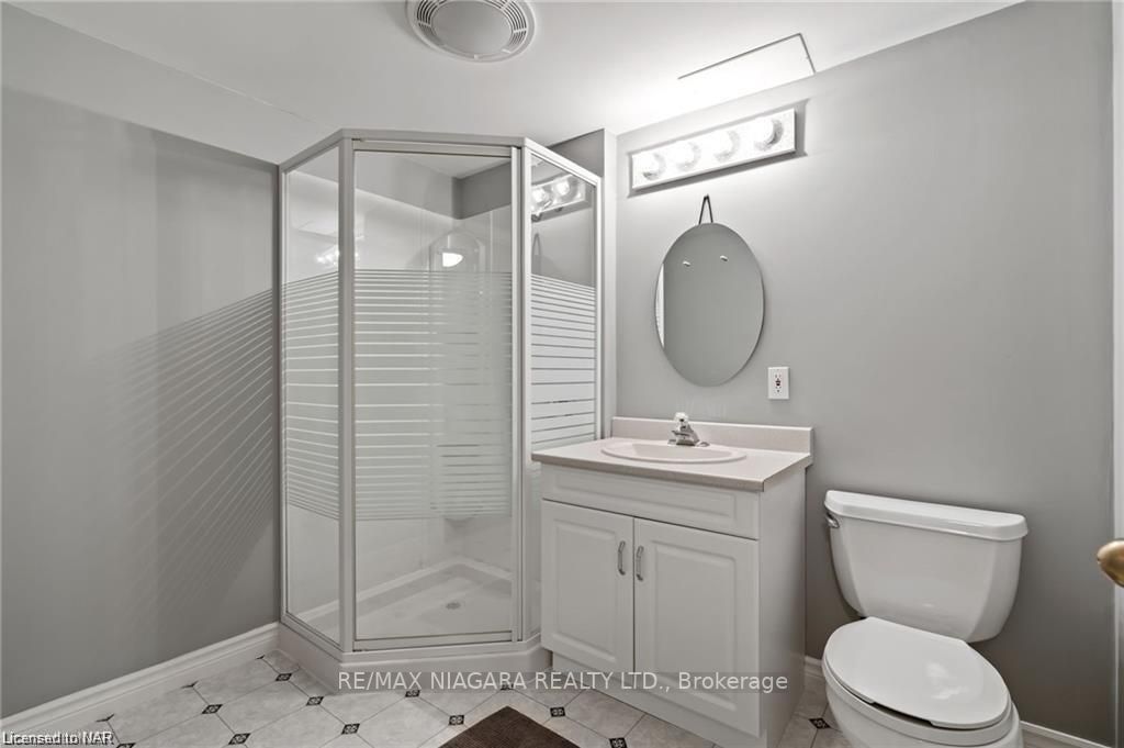 22 Sterling St