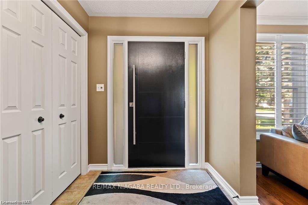 22 Sterling St