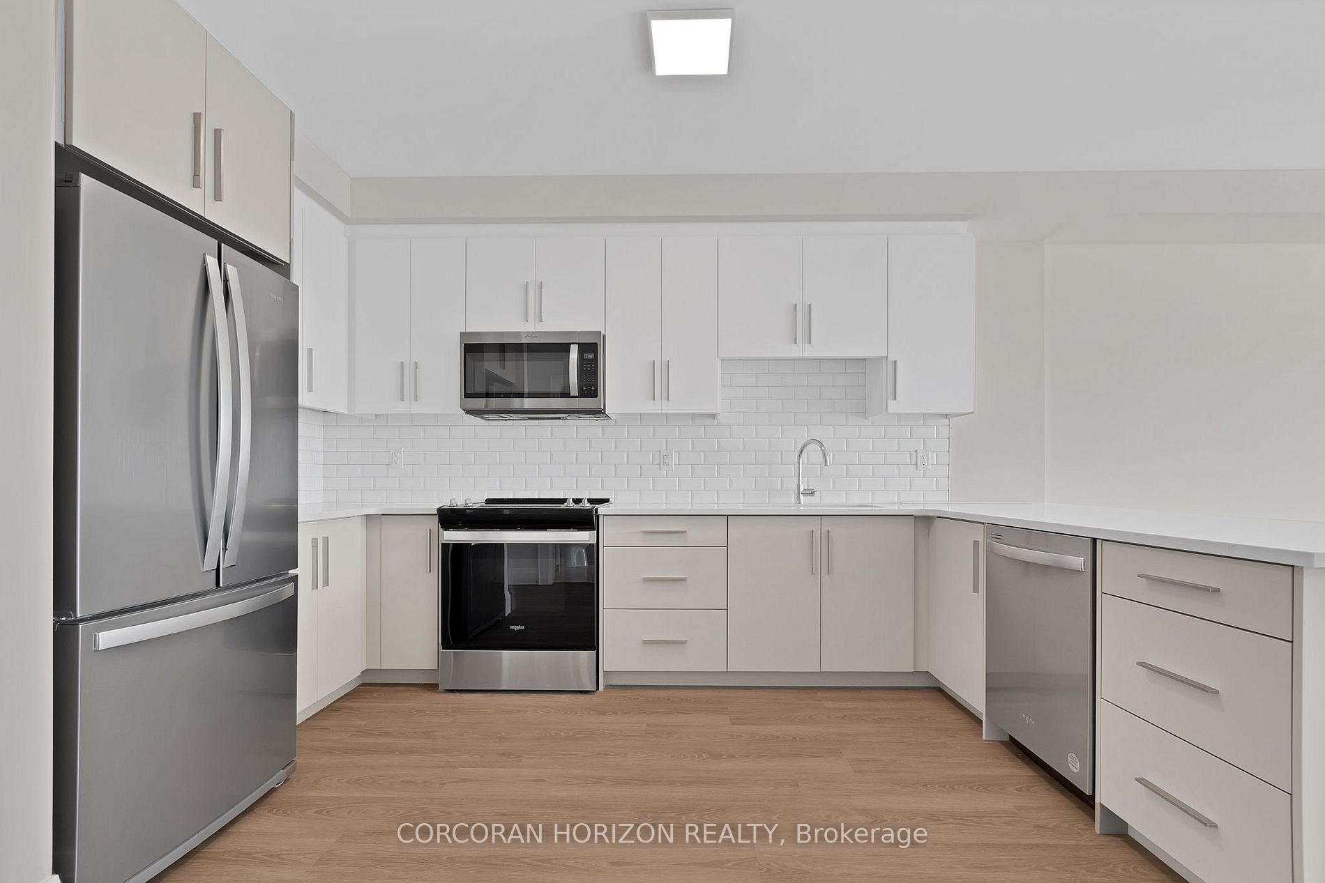 460 Columbia St W, #1406