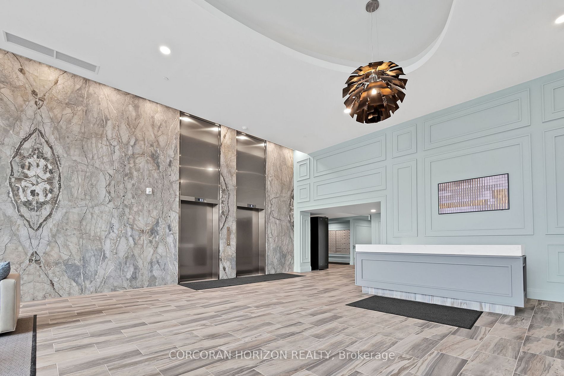 460 Columbia St W, #1406