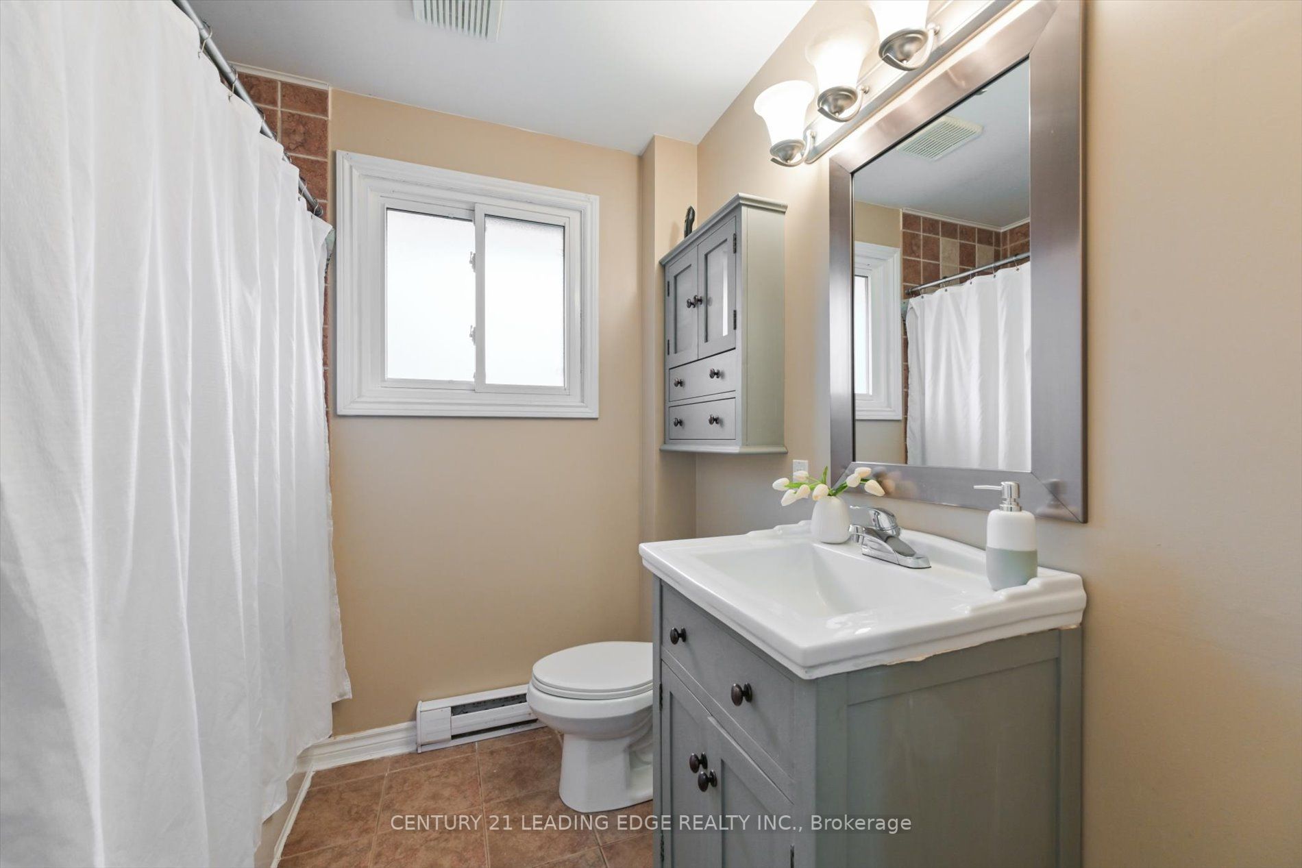 29 Janet Dr