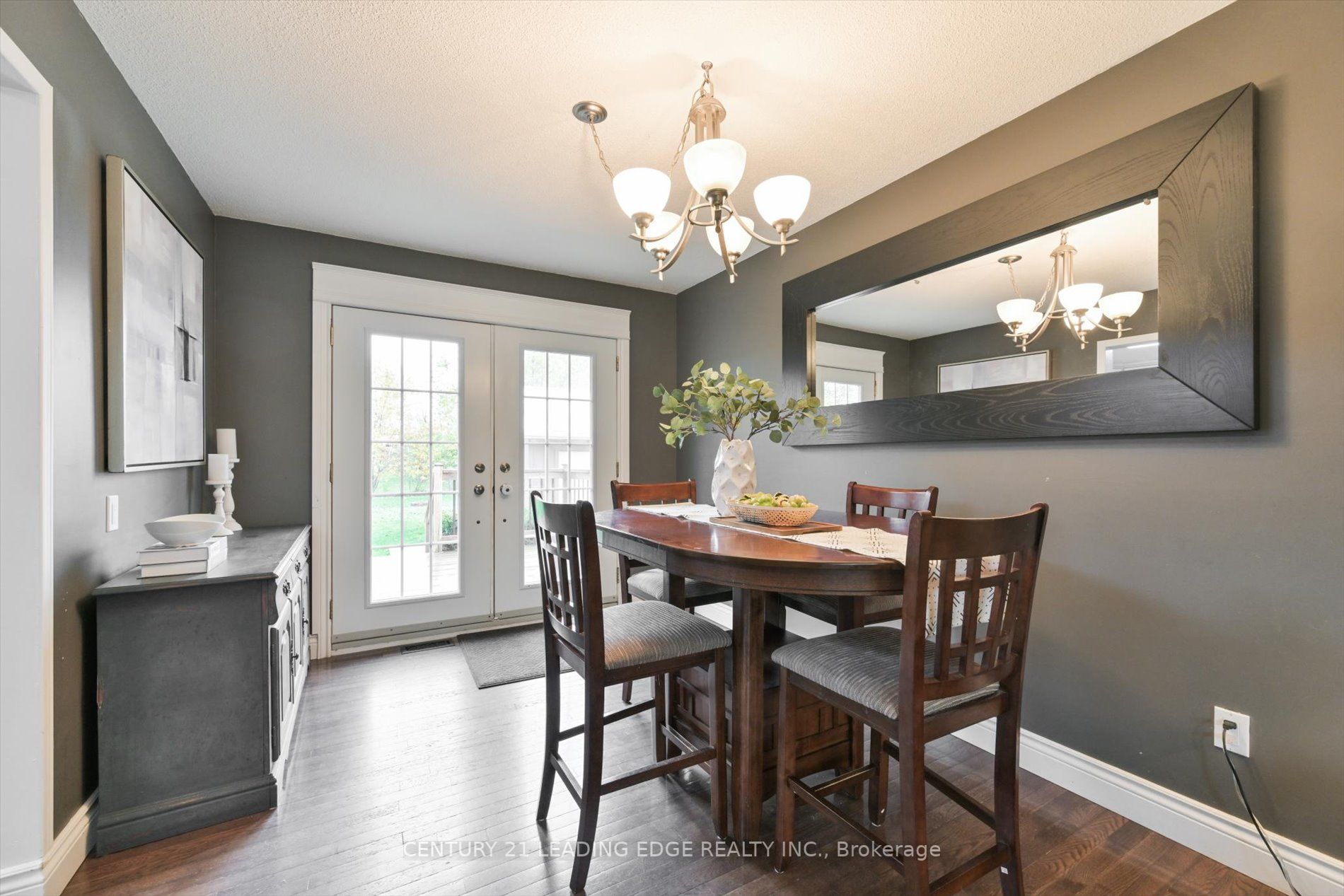 29 Janet Dr