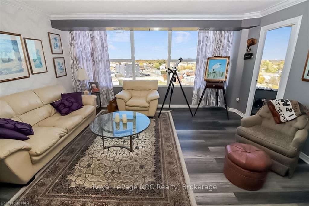 7 Gale Cres, #902