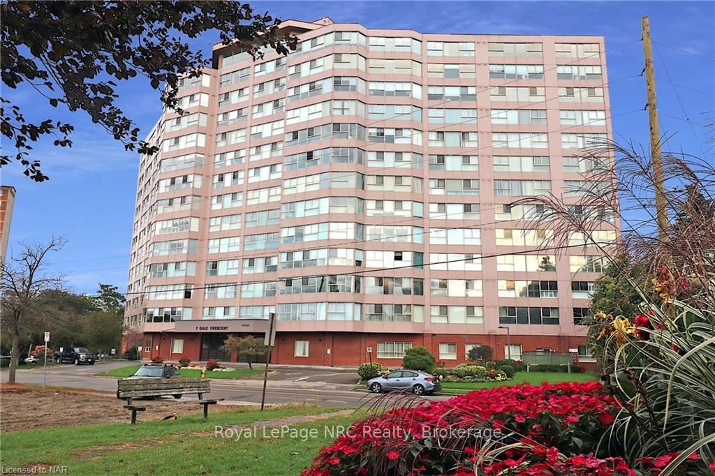 7 Gale Cres, #902
