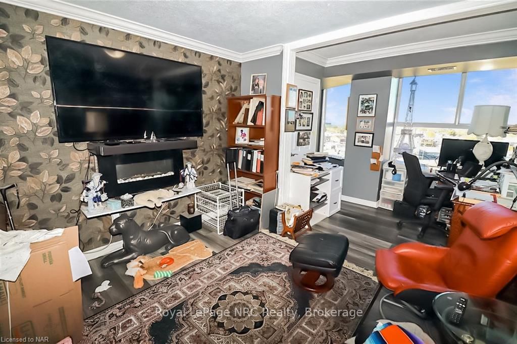 7 Gale Cres, #902