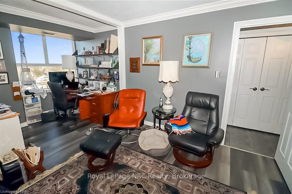7 Gale Cres, #902
