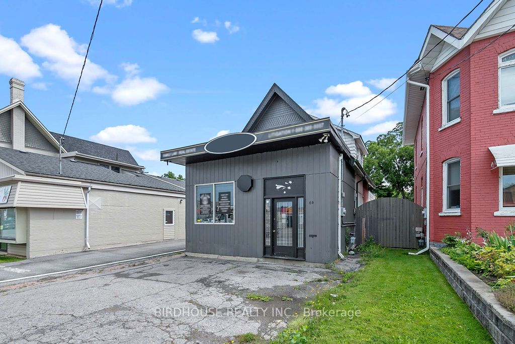 60 Lindsay St S