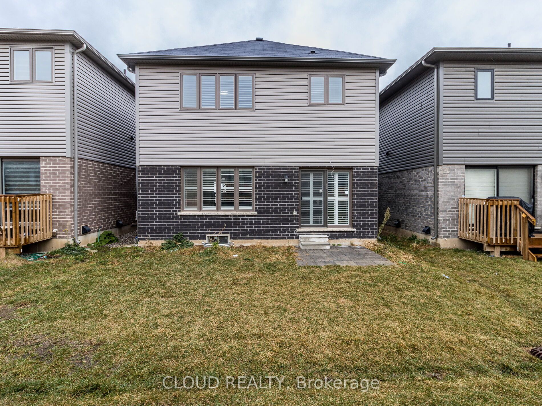 41 Amos Ave