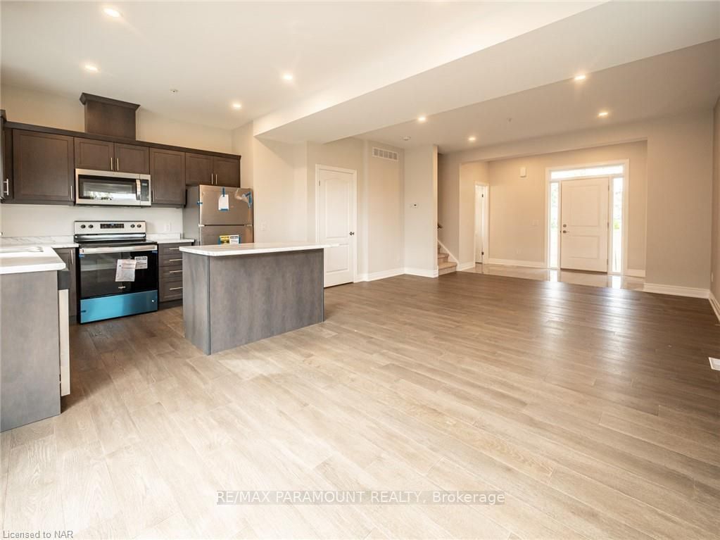18 Corbin St, #17