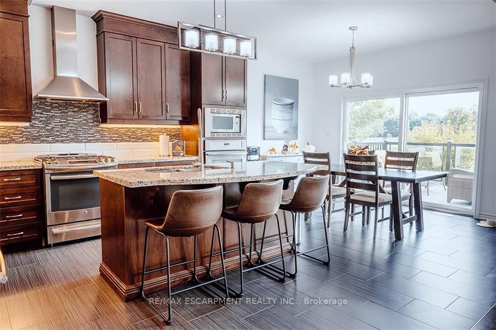 77 Avery Cres, #16
